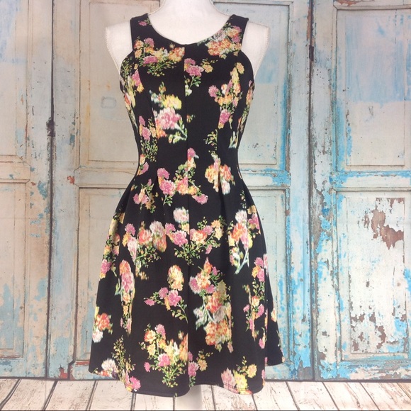 Candie's Dresses & Skirts - Candies floral dress